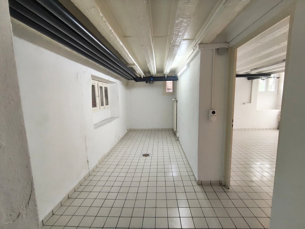 94m² commercial, photo 3 sur 7