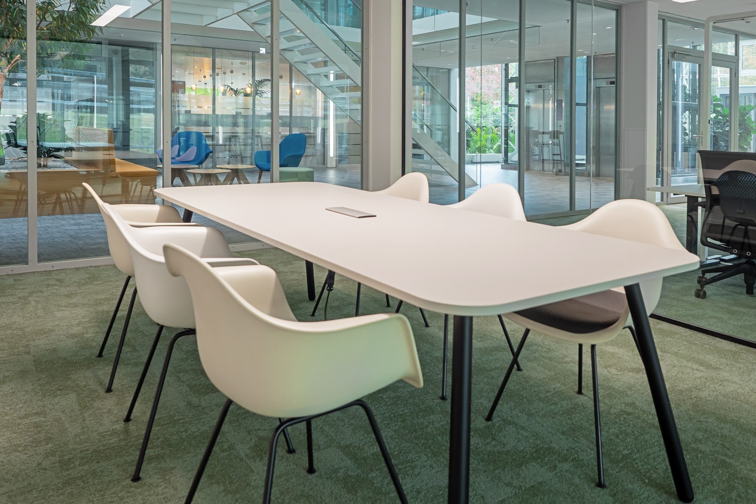 256-3300m² office, photo 6 sur 10