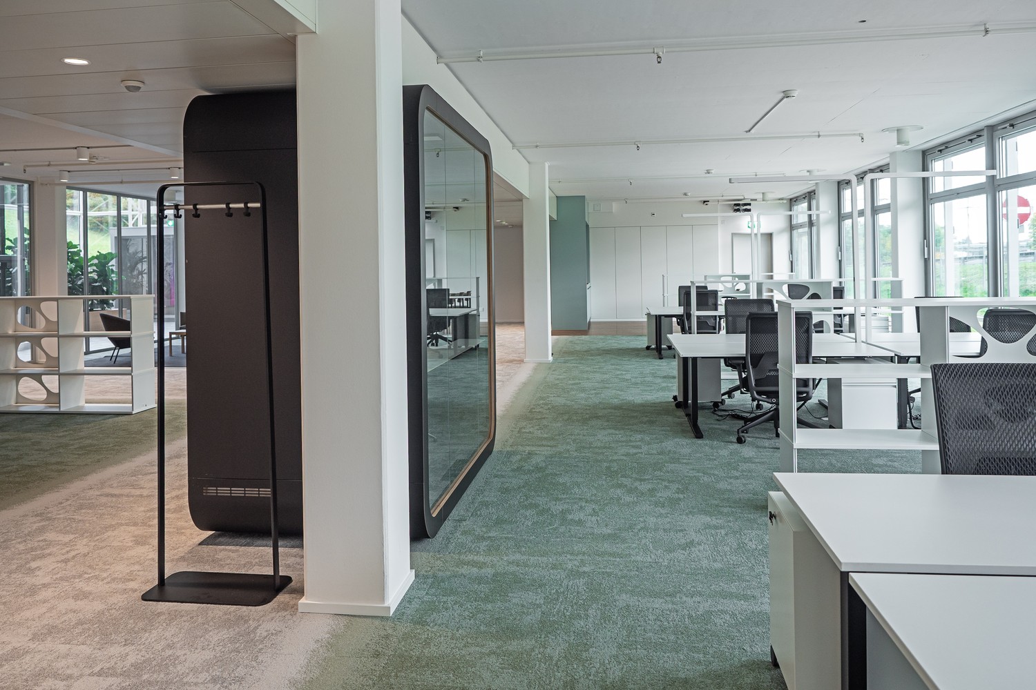 256-3300m² office, photo 2 sur 10