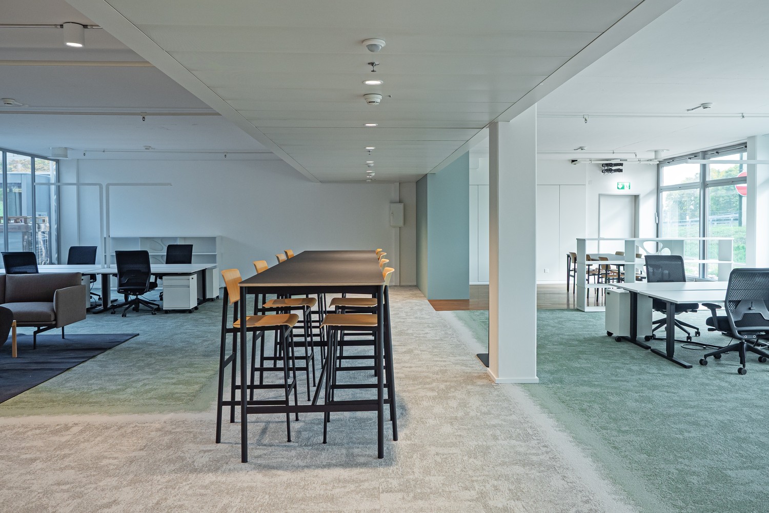 256-3300m² office, photo 4 sur 10