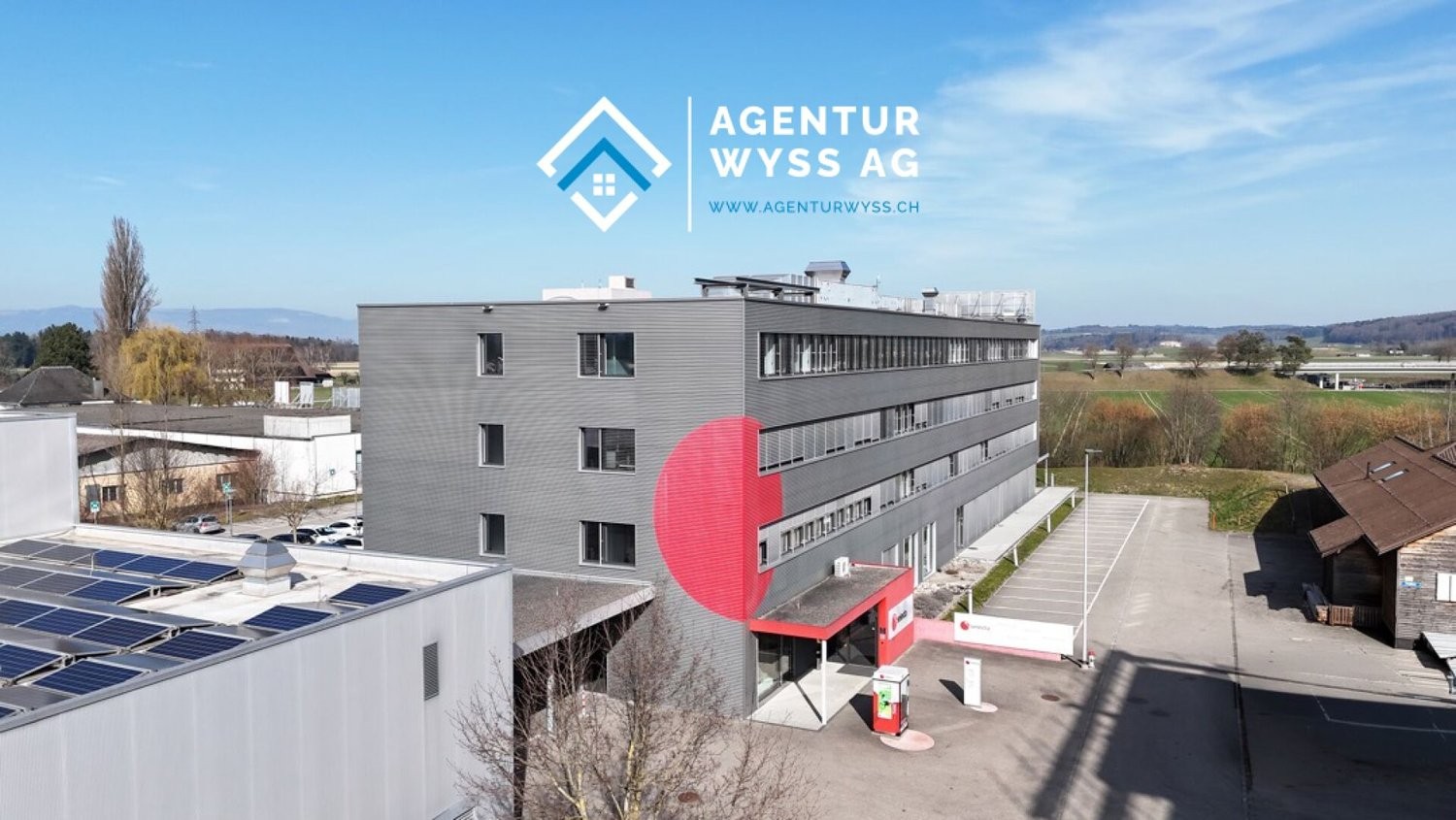 904m² commercial, photo 1 sur 10