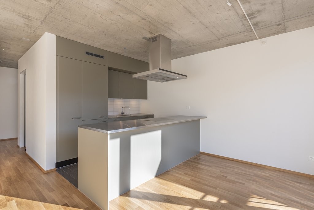 Appartement de 2 ½ pièces

Élégant et doté d'un confort moderne, cet appartement convient aux couples et aux personnes seules. L'immeuble est situé à proximité du centre de Biel. Les transports publics avec des connexions dans toutes les directions ainsi que les possibilités de shopping se trouvent , photo 3 sur 10