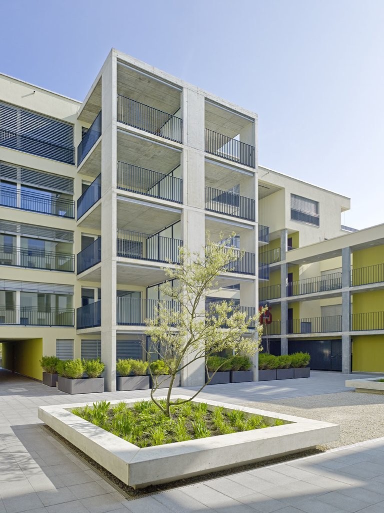 Appartement de 2 ½ pièces

Élégant et doté d'un confort moderne, cet appartement convient aux couples et aux personnes seules. L'immeuble est situé à proximité du centre de Biel. Les transports publics avec des connexions dans toutes les directions ainsi que les possibilités de shopping se trouvent , photo 2 sur 10