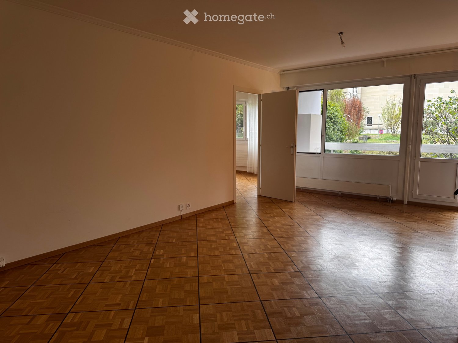 5 rooms apartment