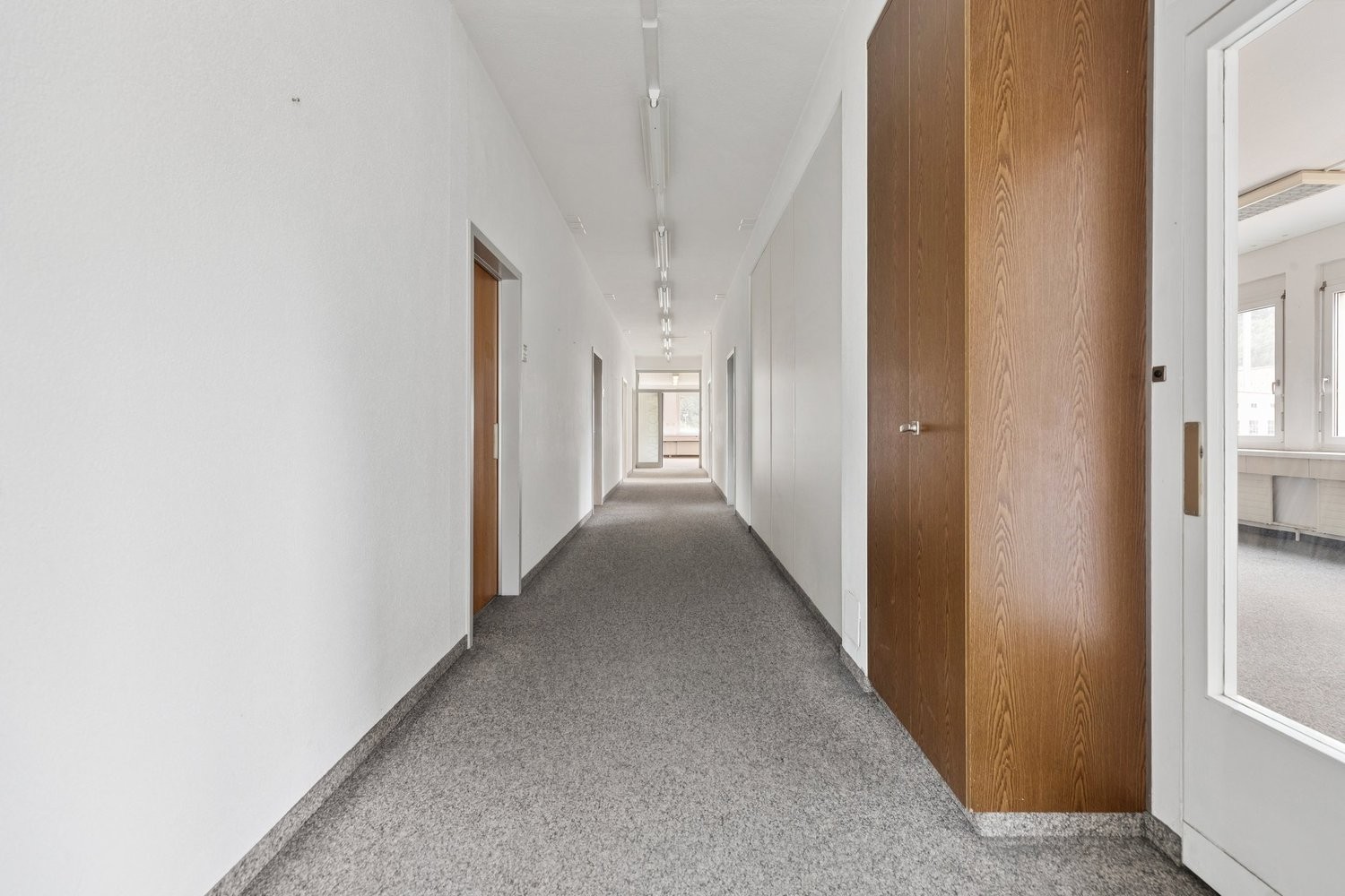 858m² de bureaux, photo 6 sur 10
