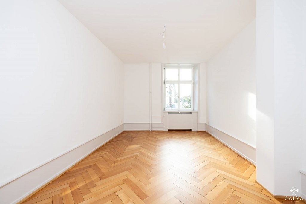 138m² bureau, photo 2 sur 10