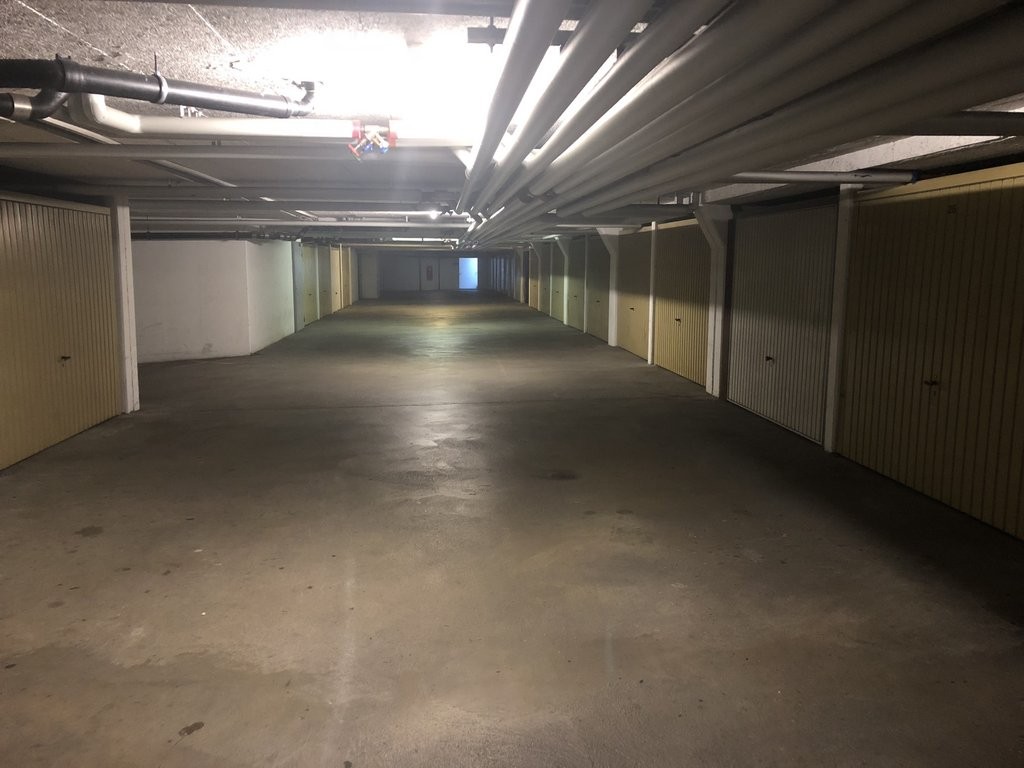 Single garage, photo 1 sur 2