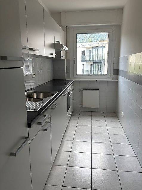 Appartement de 3 ½ pièces

Spacieux 3.5 pièces, au 6ème étage, composé d'un couloir avec armoire murale, cuisine séparée, séjour avec terrasse, 2 chambres à coucher, salle de bain, WC et cave.
Loyer mensuel CHF 895.00 + 200.00 acc. frais mensuels
Places de parc extérieures CHF 50.00, photo 1 sur 9