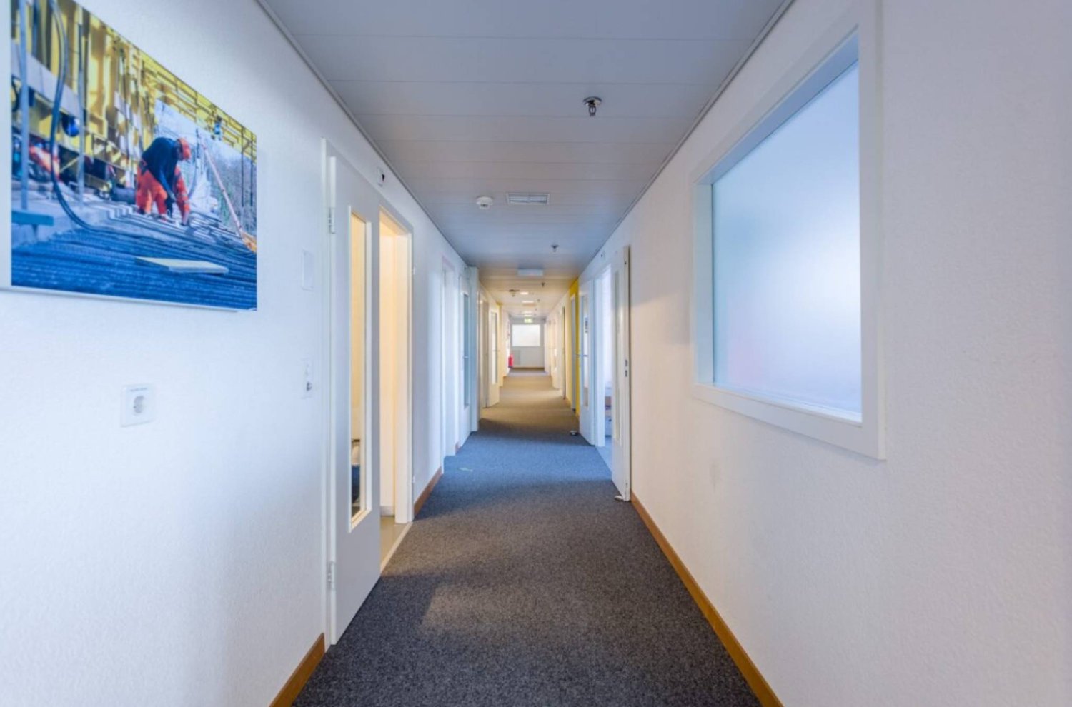 27m² office