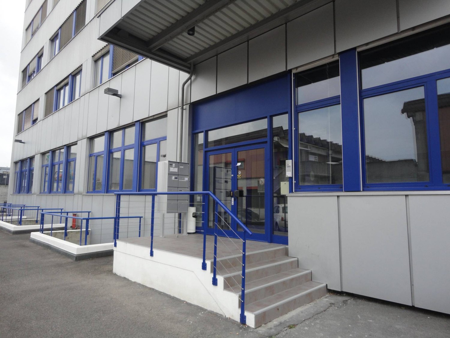 27m² office