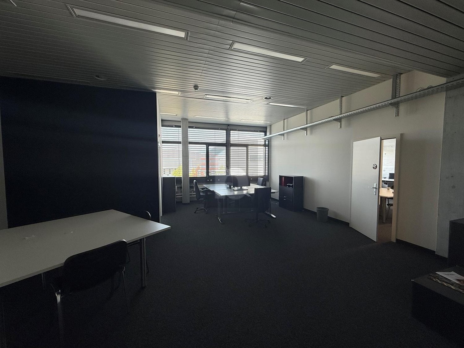 120m² office