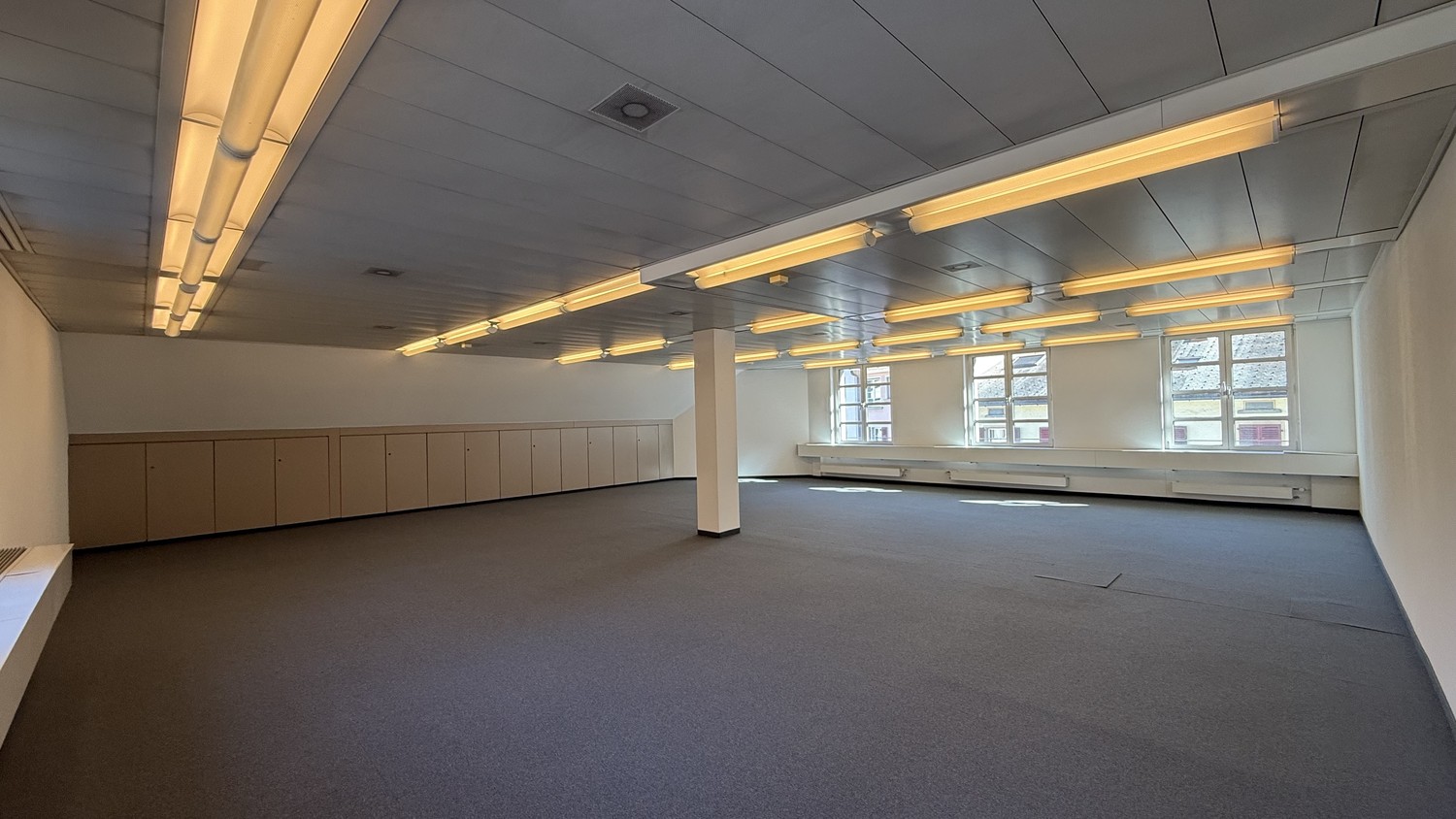 117m² bureau, photo 2 sur 5