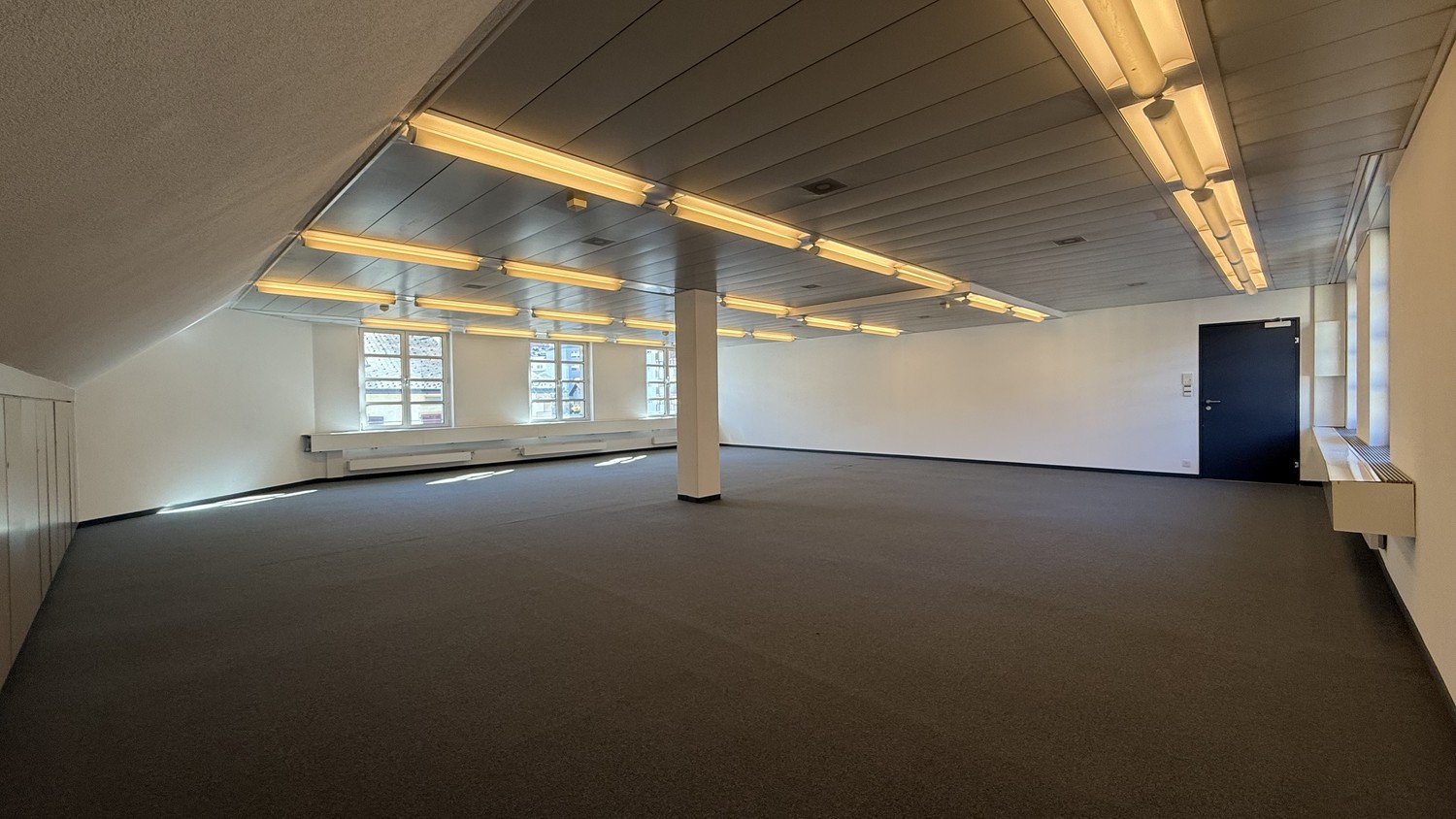117m² bureau, photo 3 sur 5