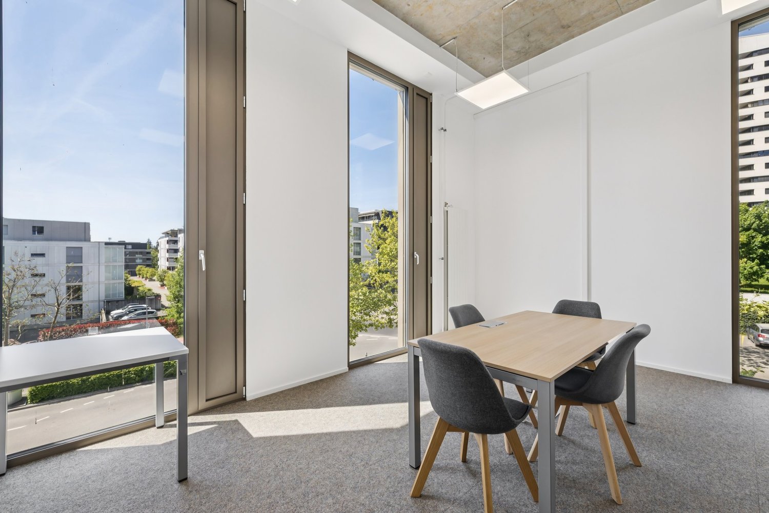 520m² office