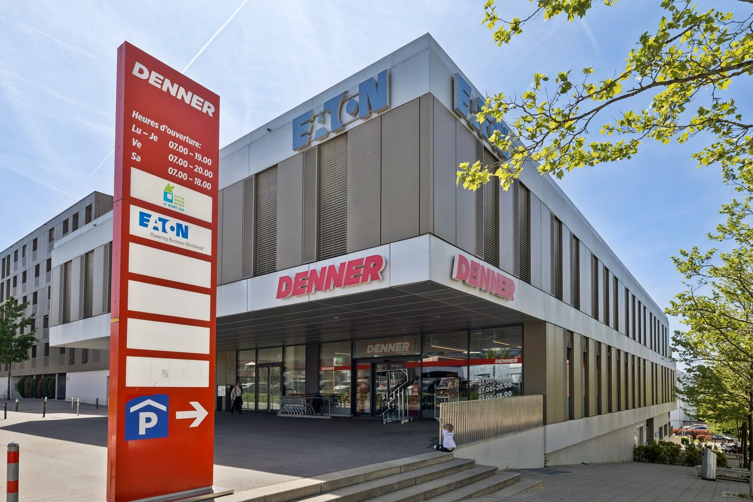 520m² office