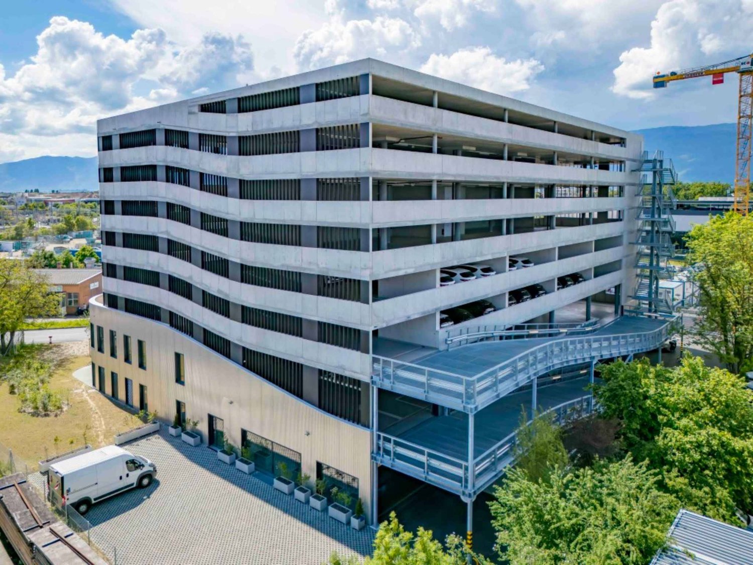 350m² commercial