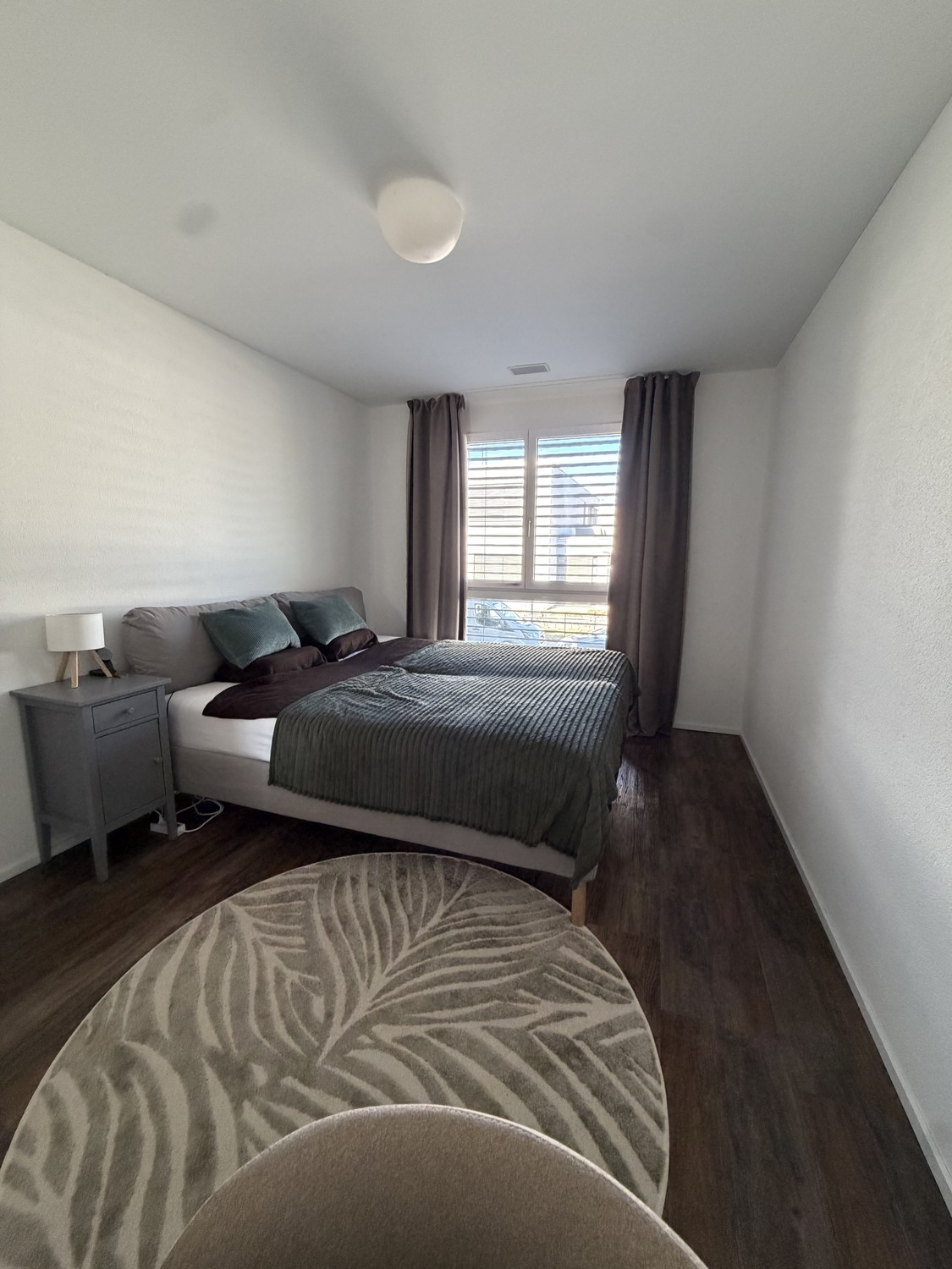 Chambre en colocation

Bonjour, tu es à la recherche d'une colocation agréable, chaleureuse et calme ? Alors tu es au bon endroit.
Je cherche une remplaçante ou un remplaçant pour notre colocation de pilotes (Flieger WG) au Balsberg.
Ici vivent déjà Maurice, 24 ans et Copi, ainsi que Laura, 23 ans e, photo 1 sur 7