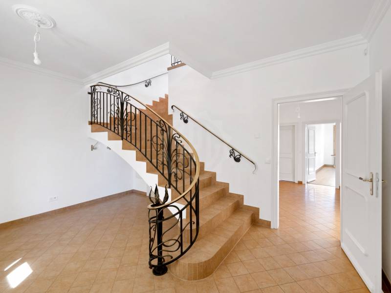 8 rooms apartment, photo 2 sur 10
