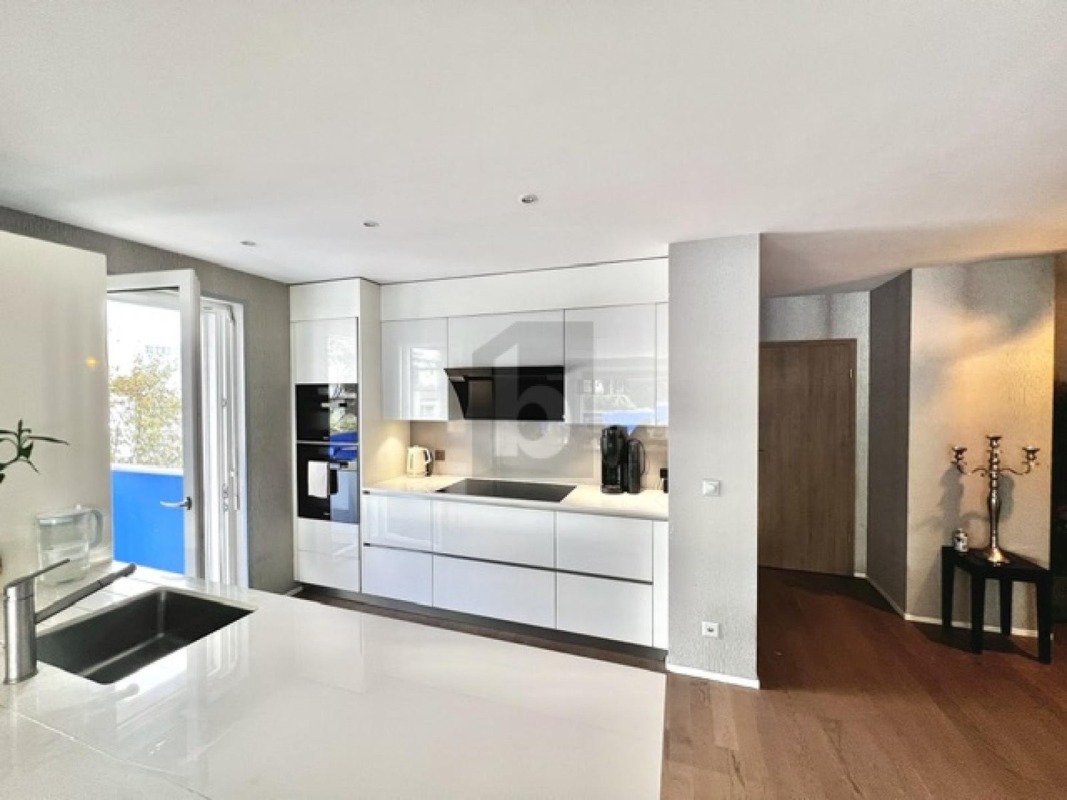5 rooms furnished flat, photo 2 sur 4
