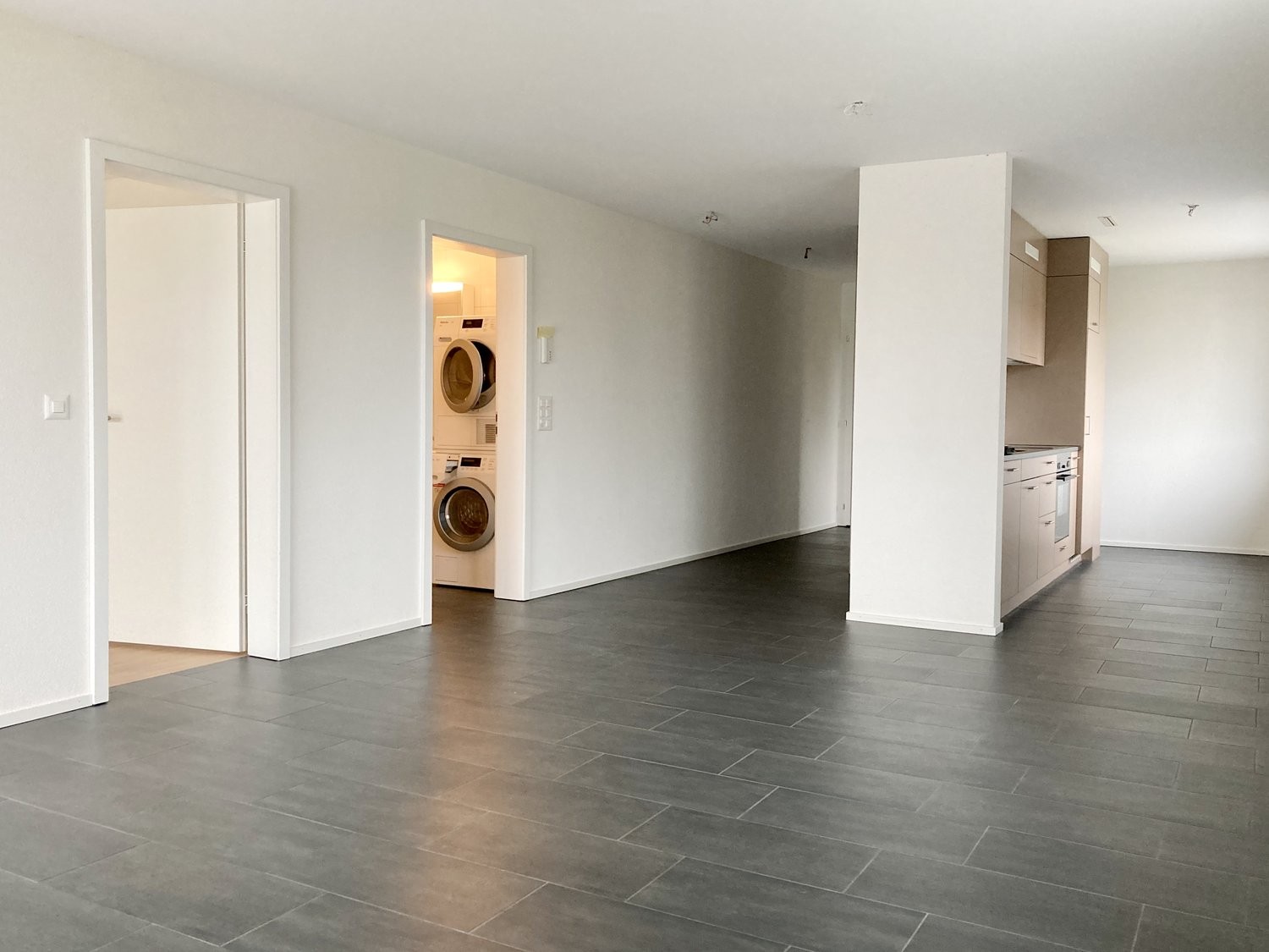 2 ½ rooms apartment, photo 1 sur 8