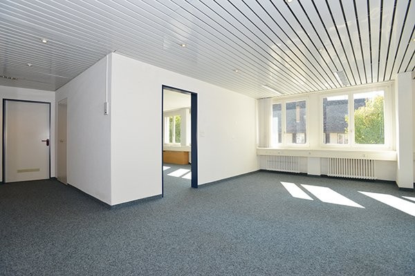 170m² bureau, photo 1 sur 10