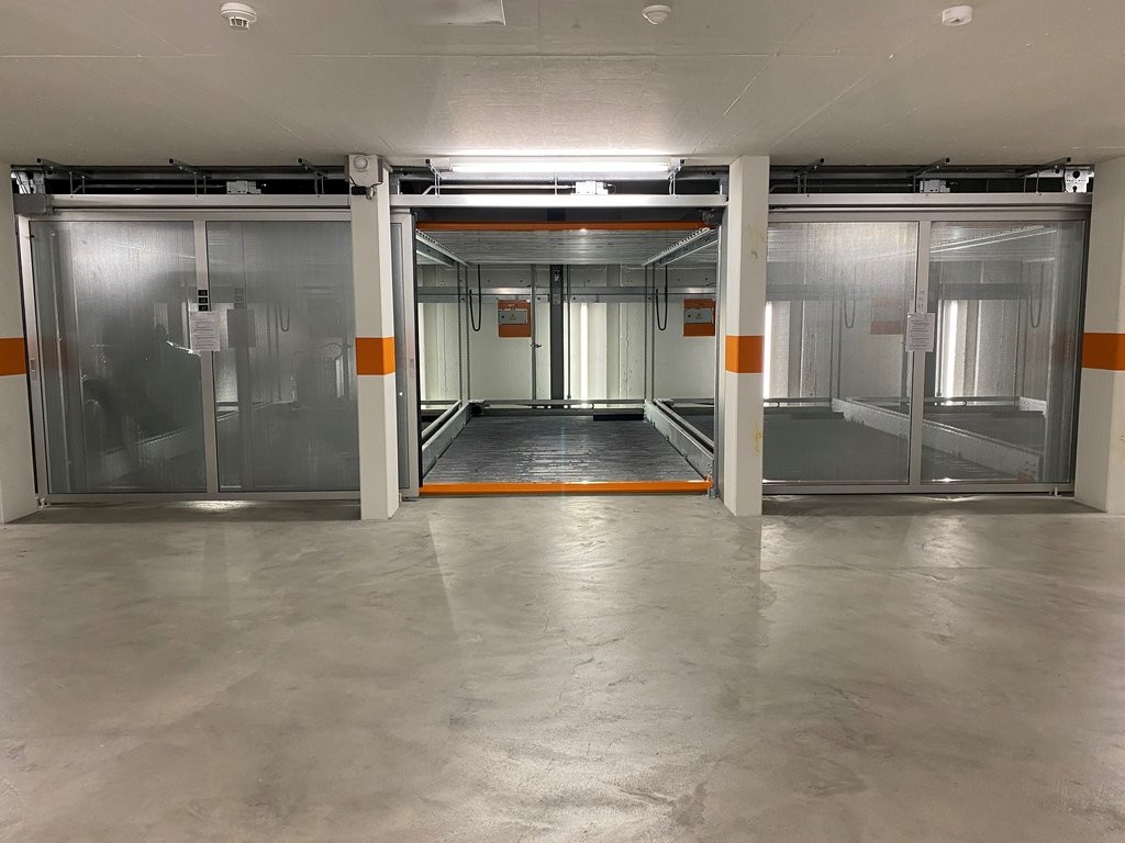Place de parc souterrain, photo 2 sur 3