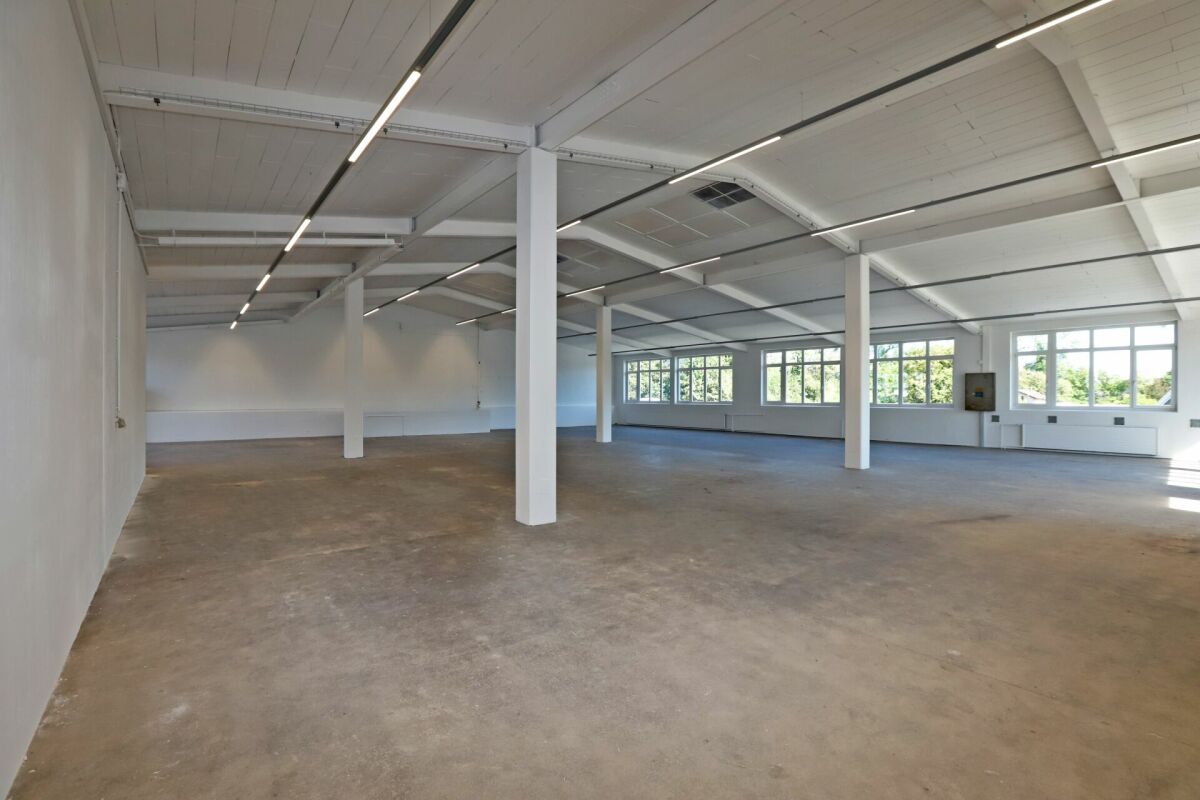 560m² de local de stockage, photo 2 sur 10