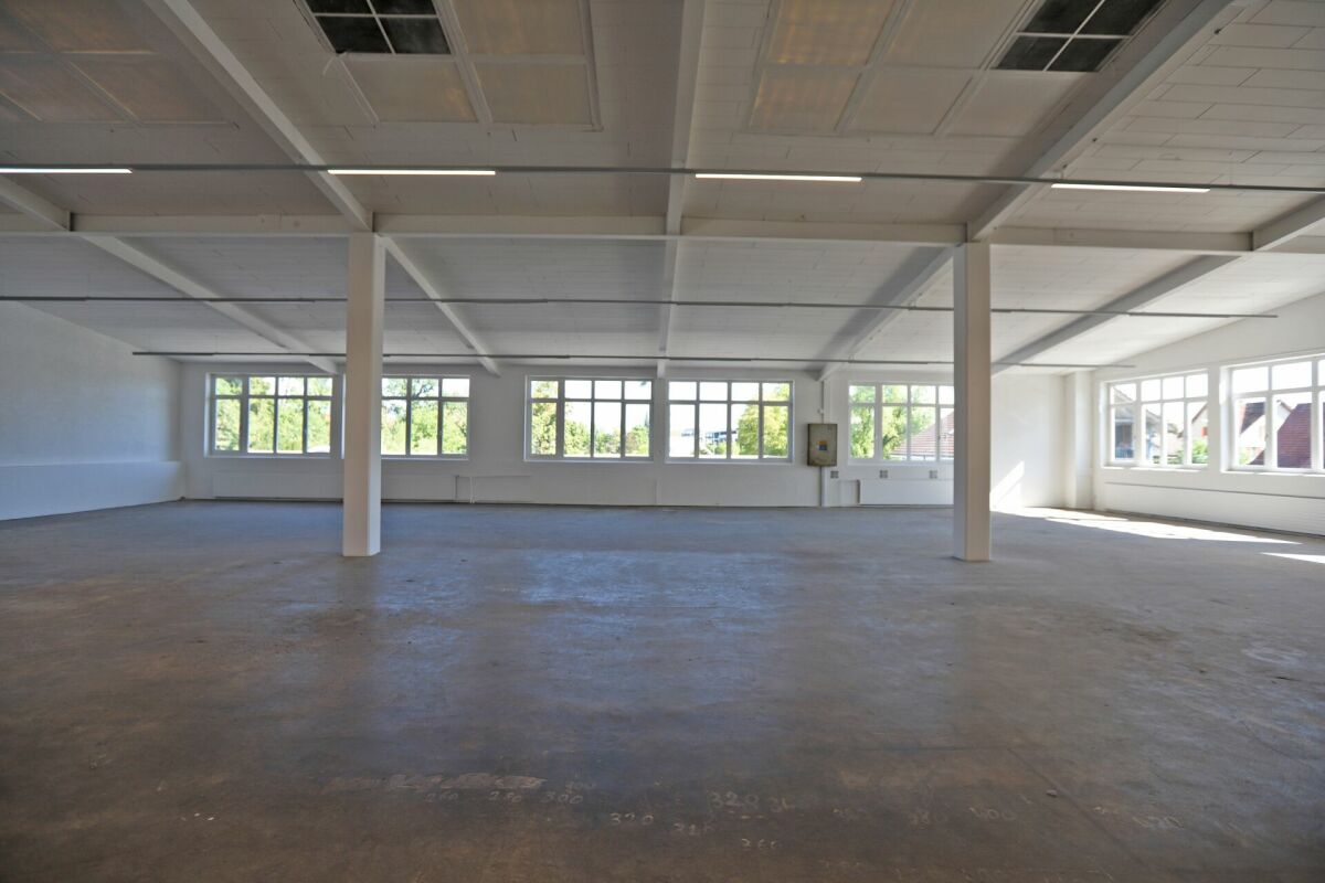 560m² de local de stockage, photo 1 sur 10