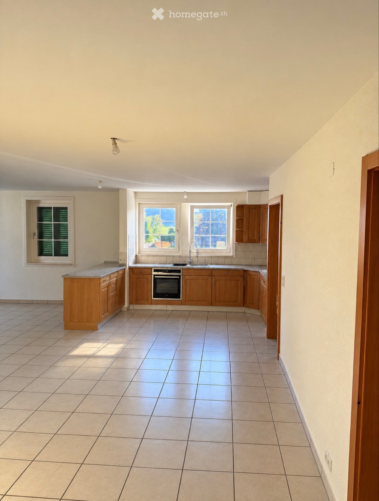 5 rooms apartment, photo 1 sur 2