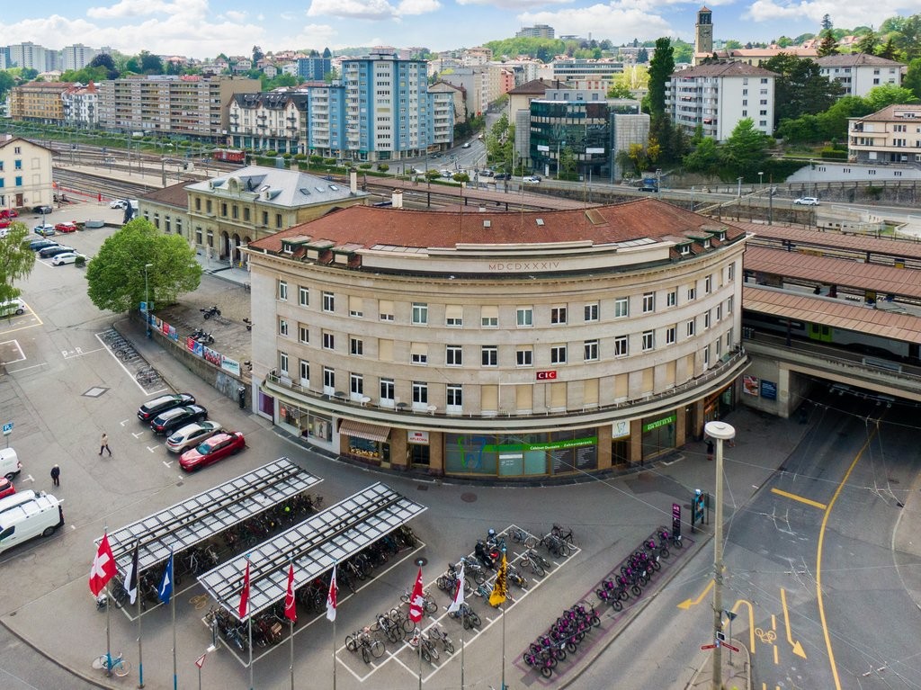 268m² office