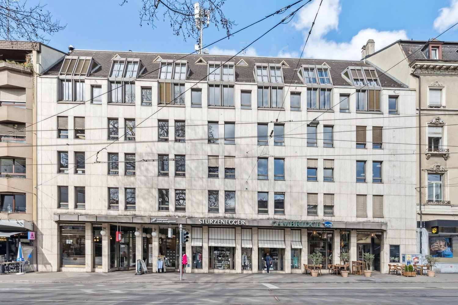 109m² bureau, photo 1 sur 8