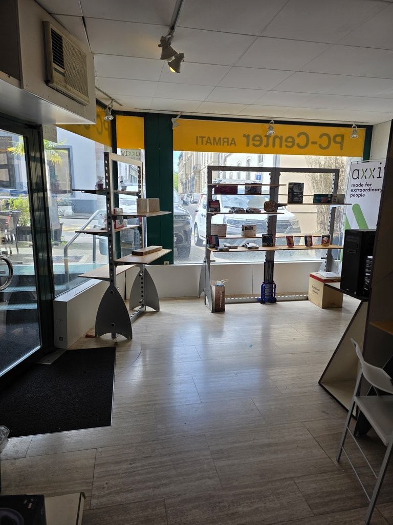 130m² shop, photo 2 sur 8