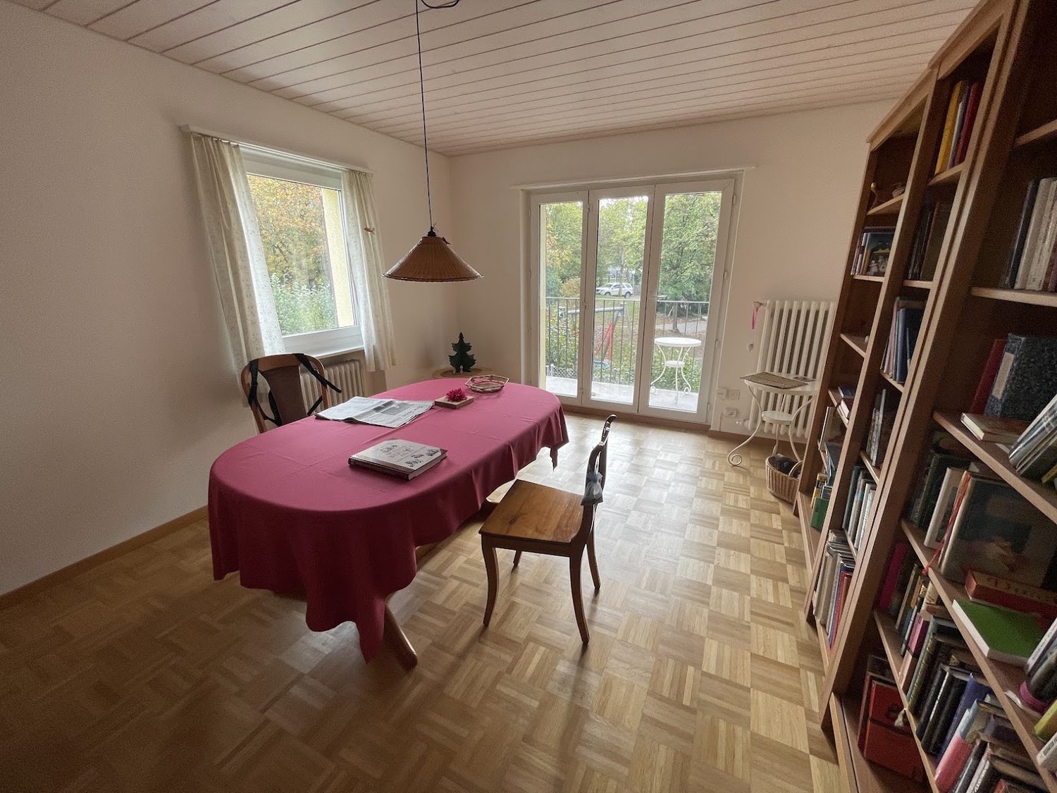 Appartement de 3 pièces

Une place de parc à CHF 30 ou un garage à CHF 120/Mt. peut être loué en complément, photo 1 sur 10