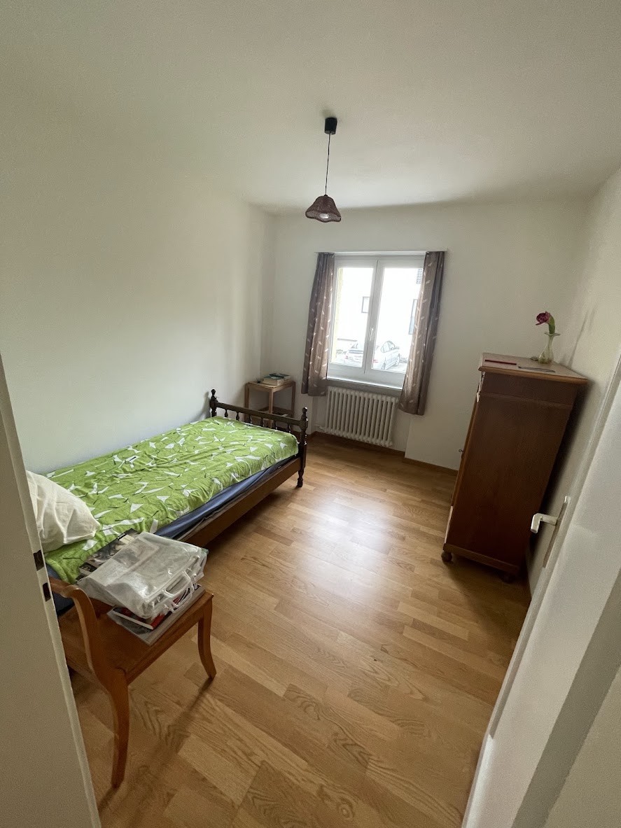 Appartement de 3 pièces

Une place de parc à CHF 30 ou un garage à CHF 120/Mt. peut être loué en complément, photo 4 sur 10
