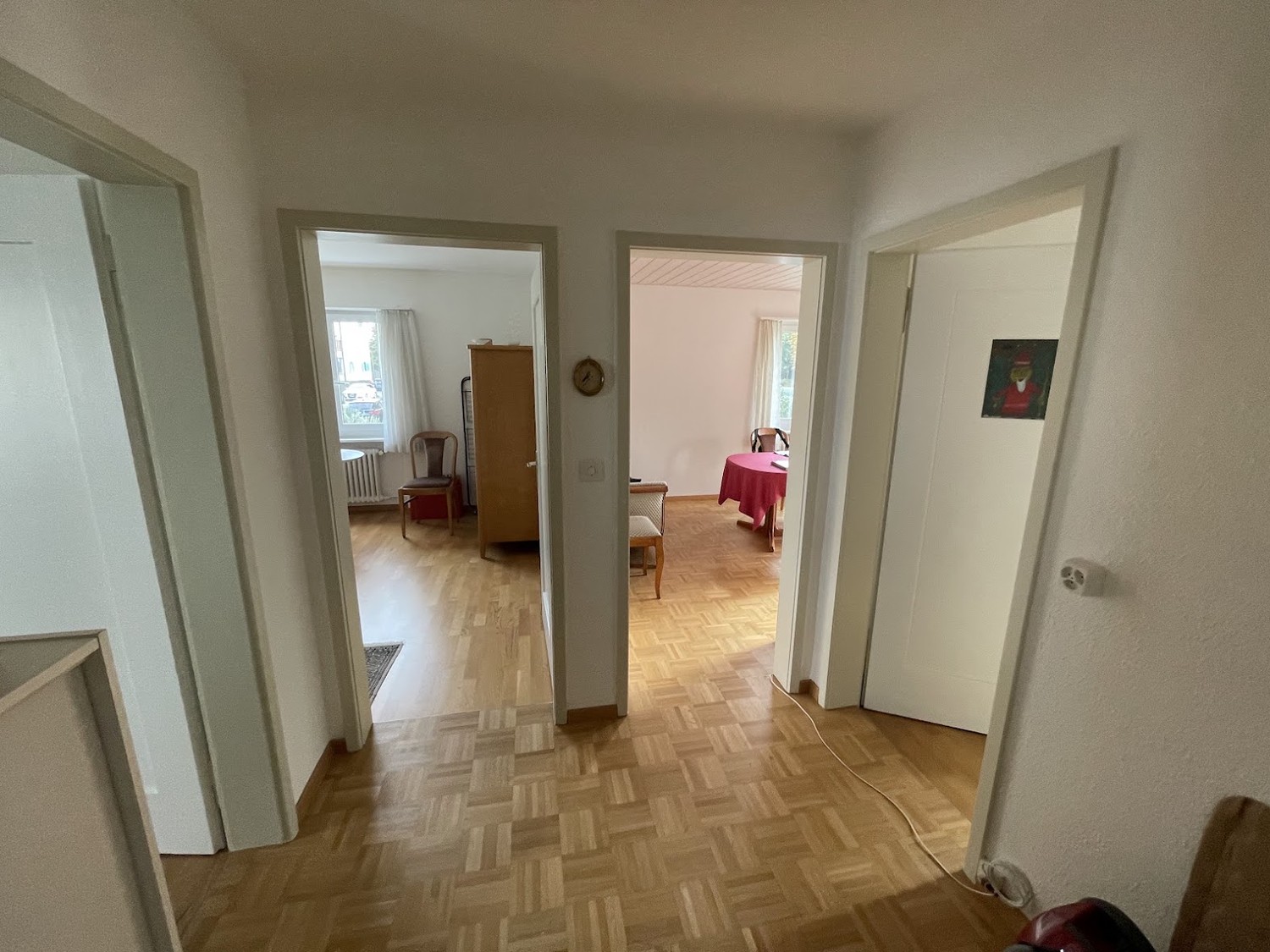 Appartement de 3 pièces

Une place de parc à CHF 30 ou un garage à CHF 120/Mt. peut être loué en complément, photo 9 sur 10