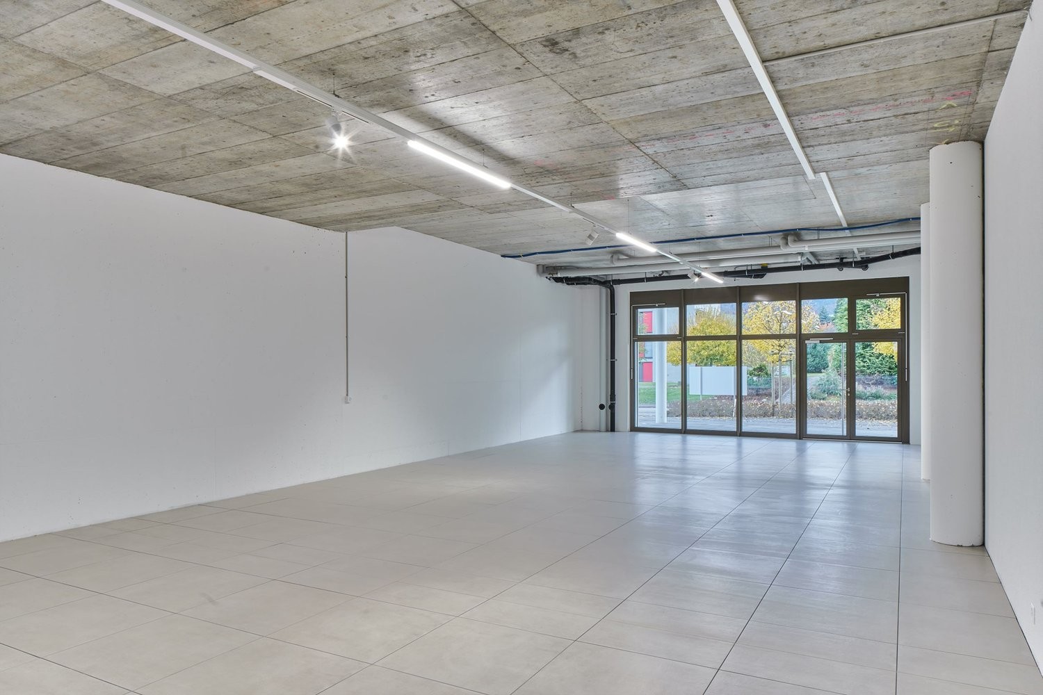138m² bureau, photo 1 sur 4