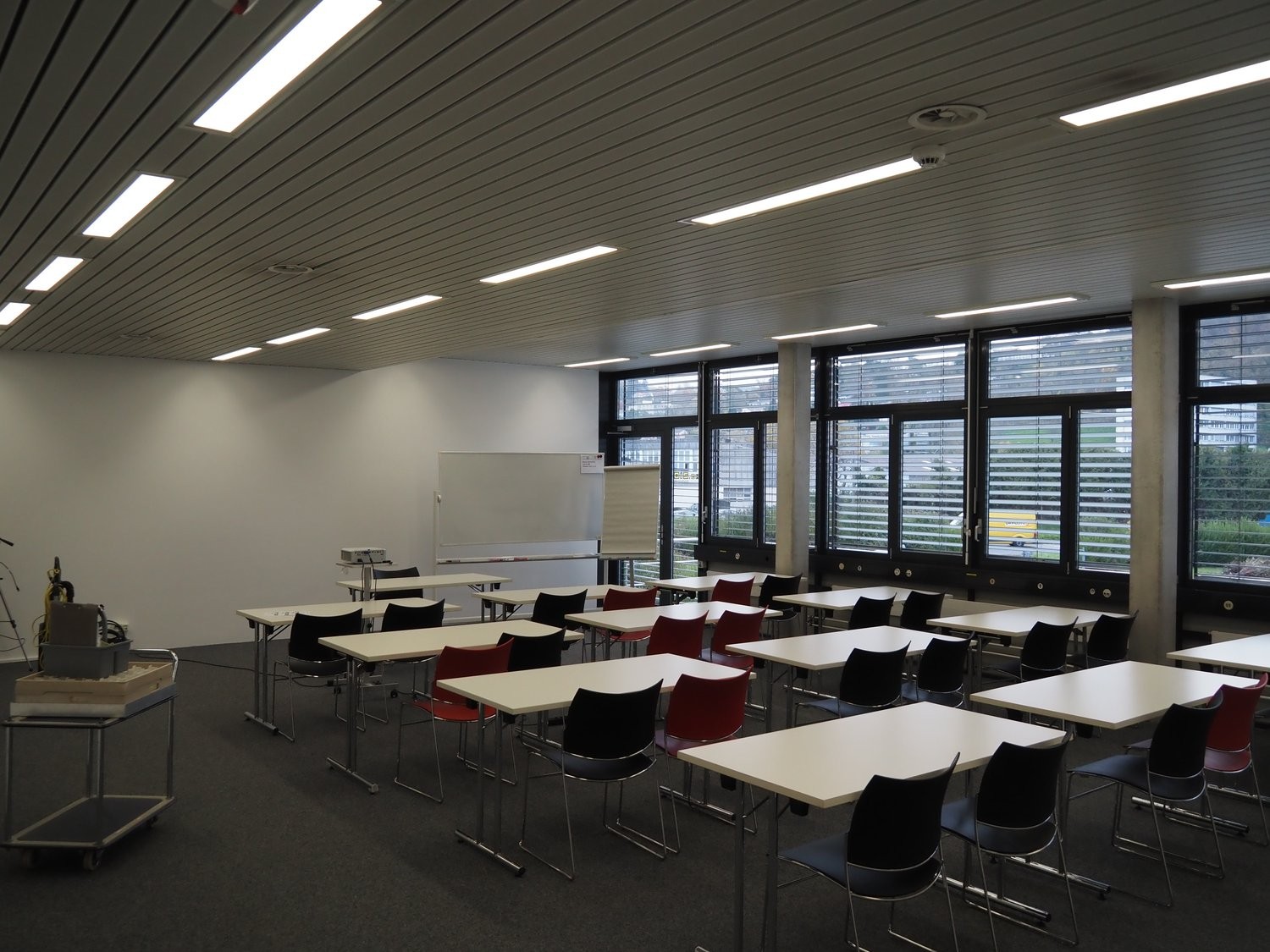 93m² office, photo 2 sur 2