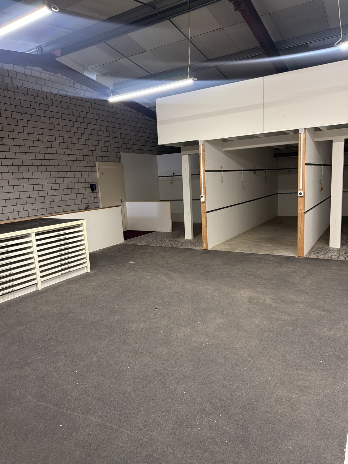 370m² commercial, photo 3 sur 7