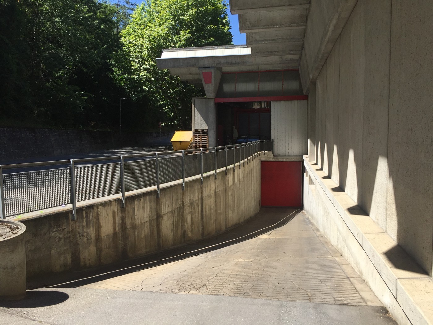 12m² d'emplacement ouvert, photo 3 sur 4