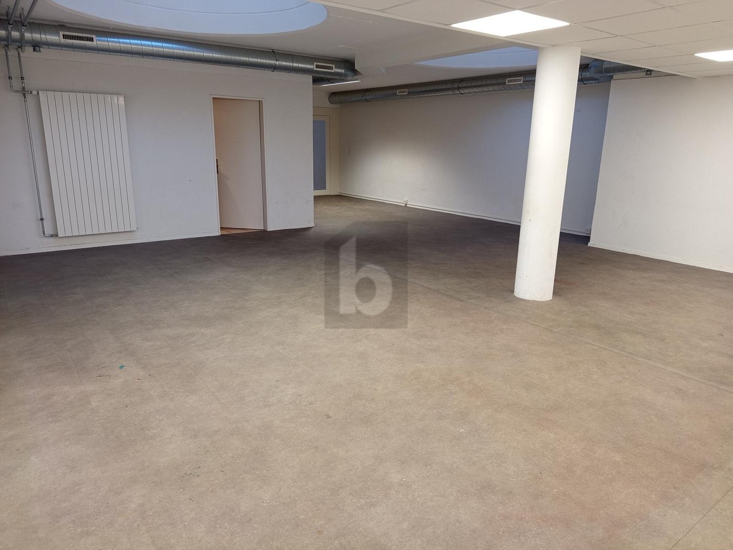 245m² office, photo 3 sur 4