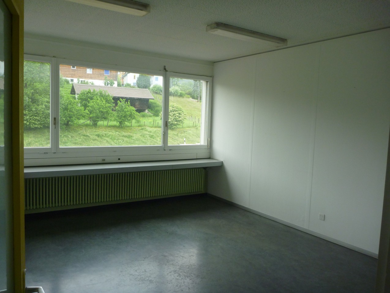 179m² office