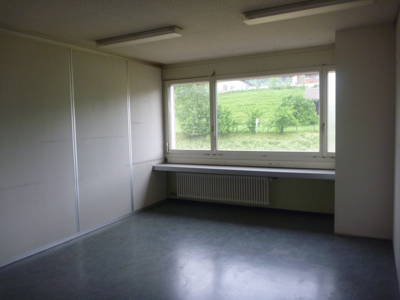179m² office