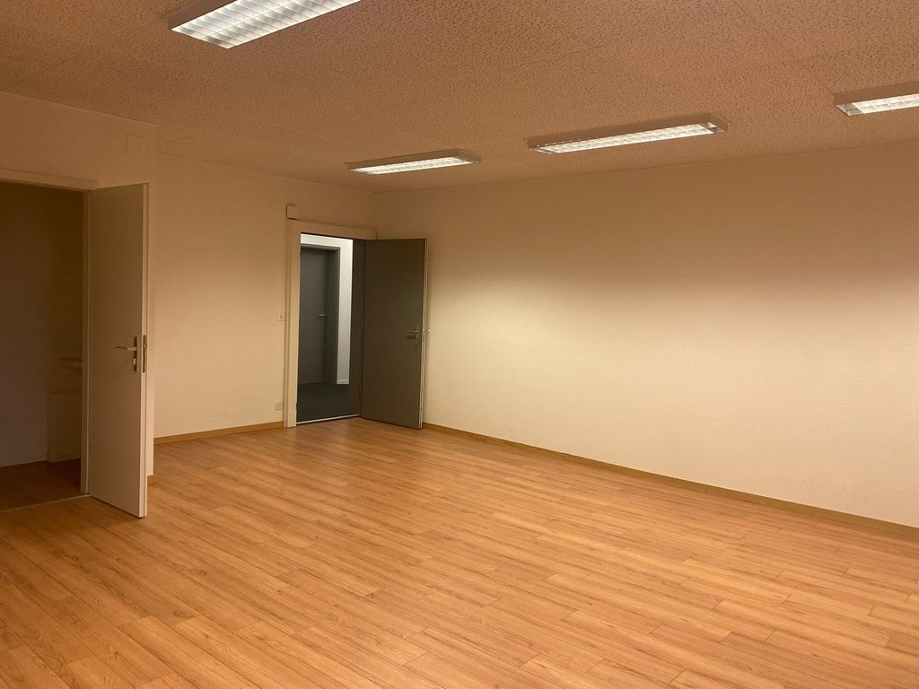 87m² office