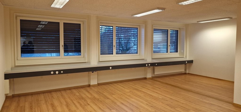 87m² office
