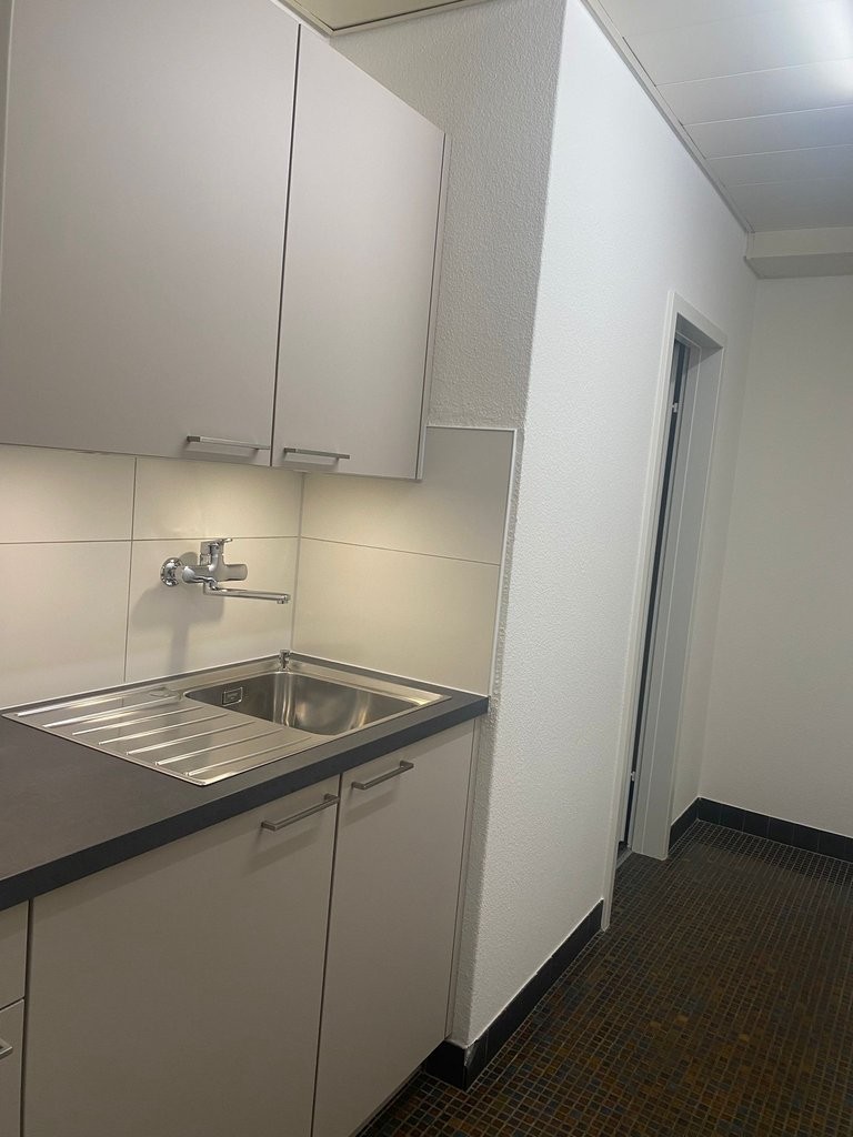 87m² office