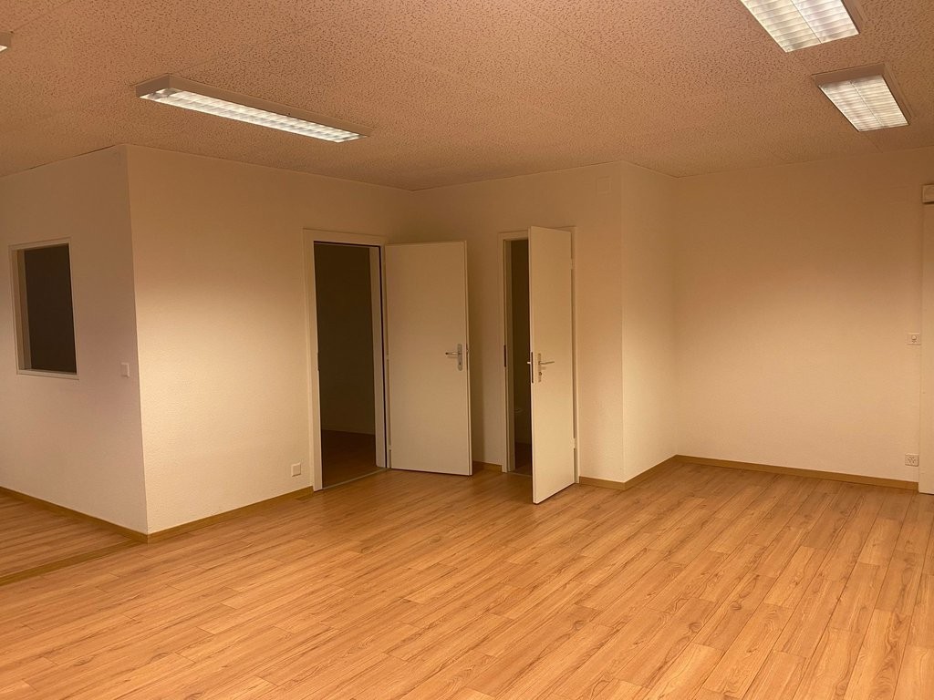 87m² office