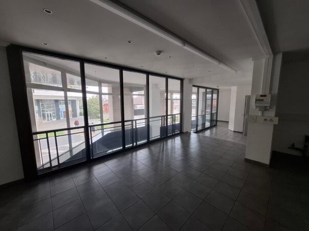 210m² office