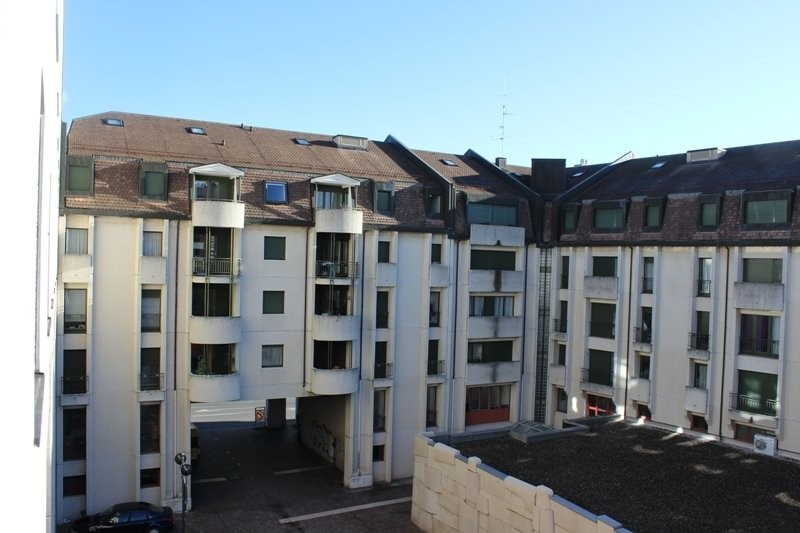 210m² office