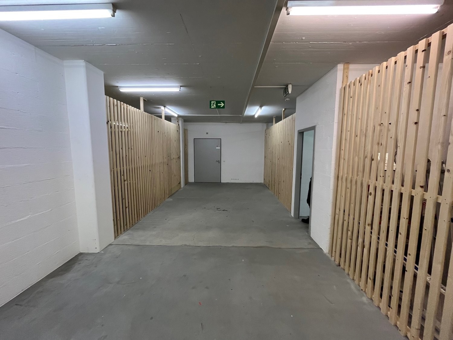 351m² storage room