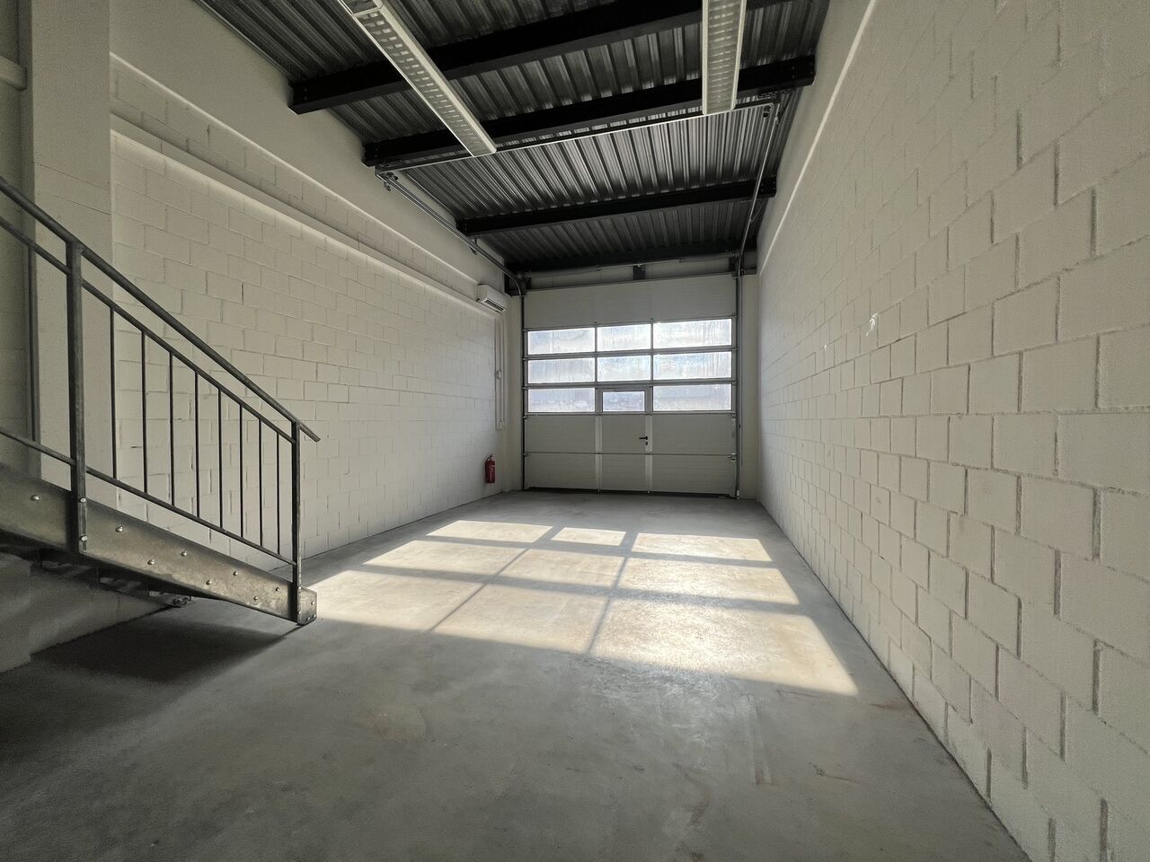 204m² commercial, photo 3 sur 5